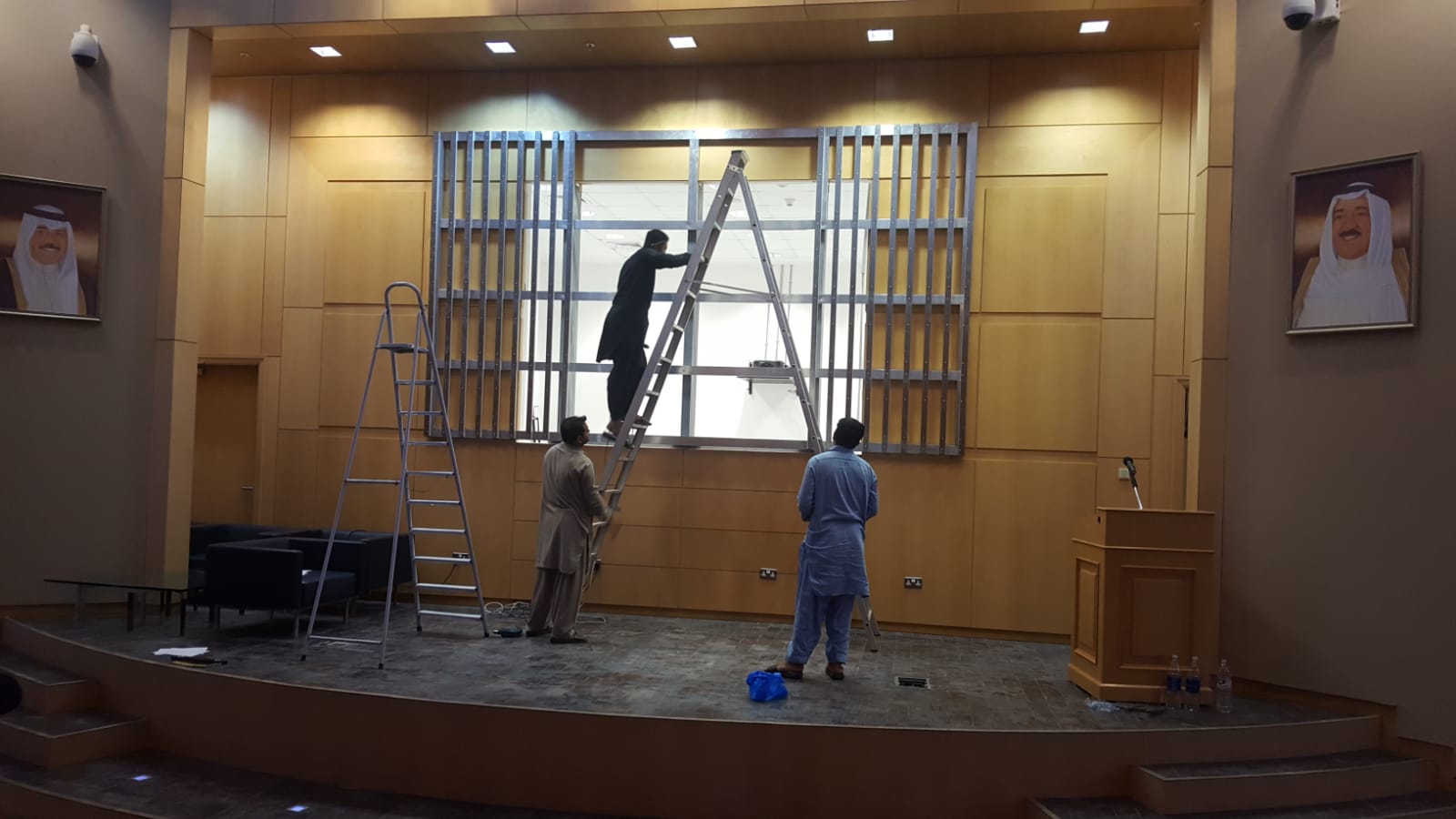 Building the frame structure of the LED screen