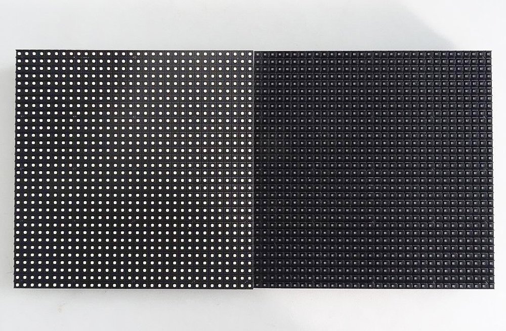 blog 200106 2 LED Display Manufacturer in China EagerLED light emitting diodes on the outdoor black lamp LED screen as pixels to present images