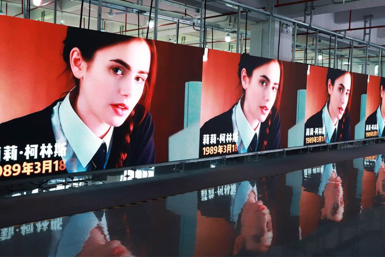 未标题-1 P3.91 EA250W Indoor 500x500mm Front Service LED Display to France