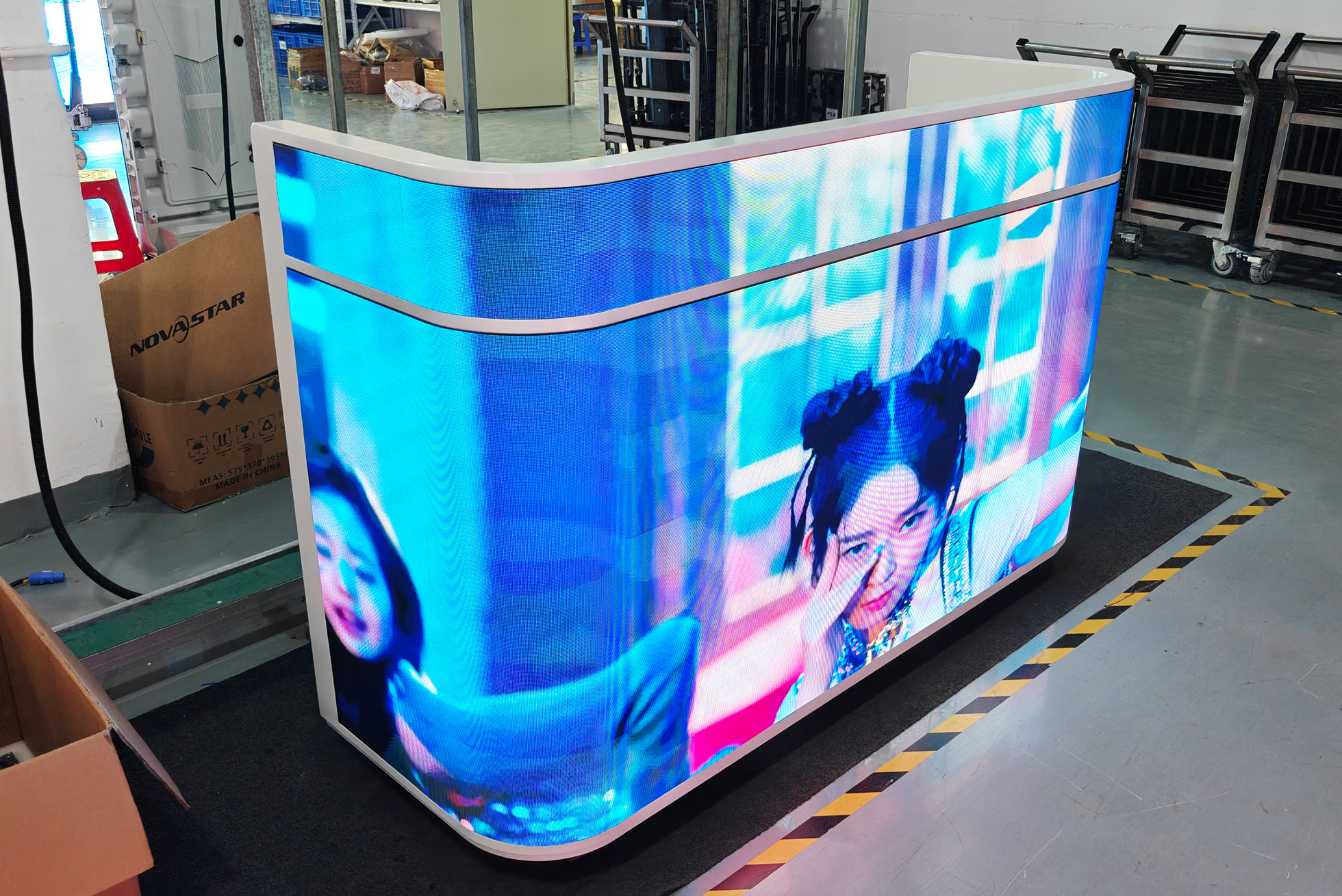 商业款 2 LED Display Manufacturer in China EagerLED Front Desk LED Display