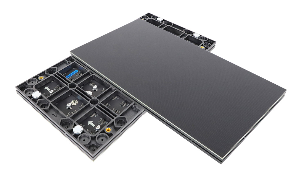 COBLEDDisplayModule LED-Display-Hersteller in China EagerLED Modulares LED-Anzeigefeld, bei dem eine Kachel herausgezogen wurde, um den inneren Montagerahmen und die Anschlüsse auf der Rückseite freizulegen.