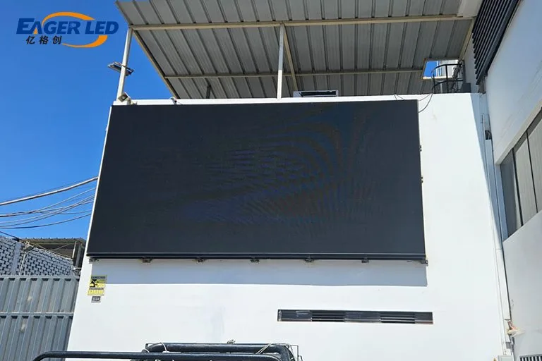 P6.67 outdoor LED display mounted on a building wall in Peru